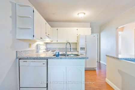 For Lease - 115 Stewart Street, Oakville, Ontario - Photo 4