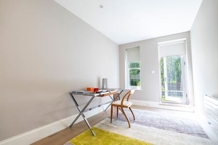 Six bedroom Semi-Detached House to Rent in Highgate, London NW6 - Photo 4