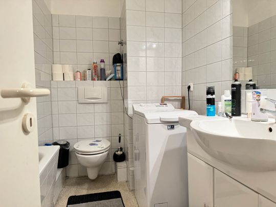 Gemütlich und Zentral – 2-Zimmer-Wohnung mit offener Wohnküche und Badewanne - Photo 1