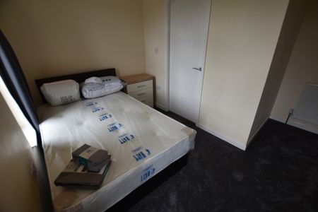 Church Street, Little Lever, Bolton - Photo 2