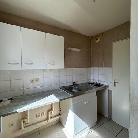 Location Appartement 2 pièces 54m² PARAY LE MONIAL 71600 - Photo 3