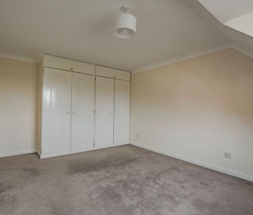 4 bedroom semi-detached house to rent - Photo 4