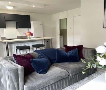 Shackleton Way, Woodley, RG5 - Photo 3