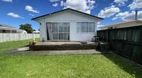 Large site, tidy 3-bedroom home that’s pet friendly — scoop this one up today! - Photo 3