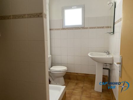 Location Appartement 2 pièces 34m² SIGNES 83870 - Photo 3