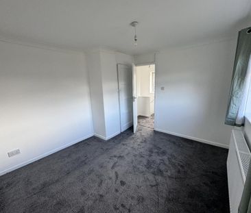 2 bedroom semi-detached house to rent - Photo 3