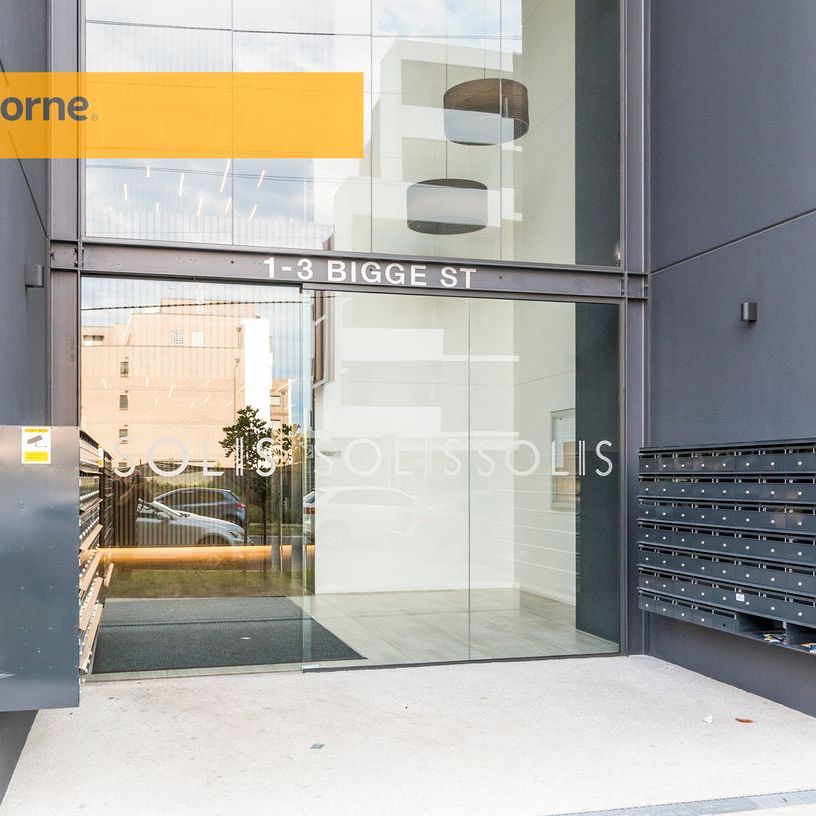 Perfect Location! - Photo 1