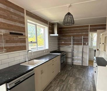 Sunny Home in the Heart of Hornby - Photo 2