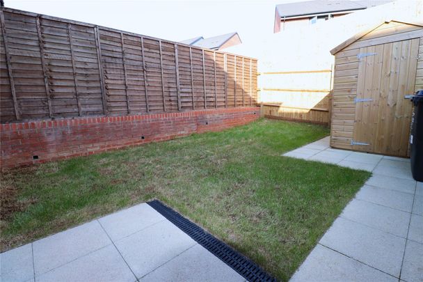 Haygreen Crescent, Ebbsfleet, Kent, DA10 1FD - Photo 1