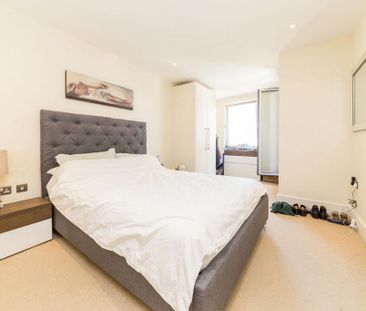 3 bedroom flat to rent - Photo 6