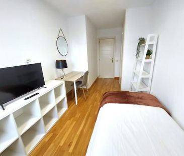 Avenida de España, Coslada, Community of Madrid 28821 - Photo 4