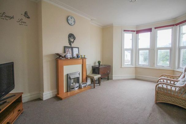 3 bedroom flat to rent - Photo 1