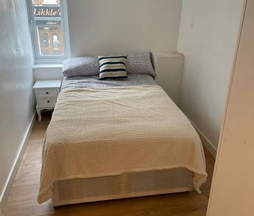 Room in a Shared Flat, Calverley St, LS1 - Photo 3