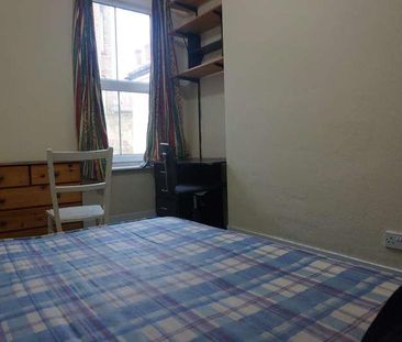 Thackeray Road, SO17 - Photo 1