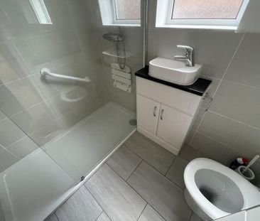 3 bedroom semi-detached house to rent - Photo 6