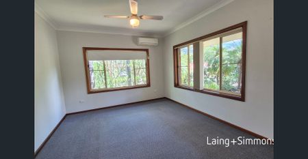 Two-bedroom cottage on a big block. - Photo 2