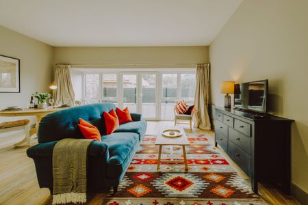 1 Bedroom Home – Medium Let - Photo 3