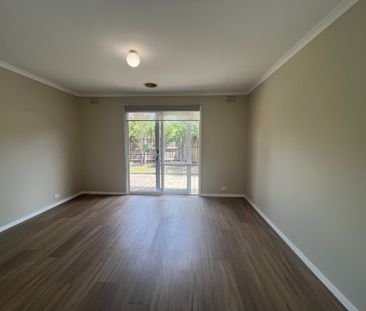 Freshly Renovated 3 Bedroom Home in Court Location - Photo 2