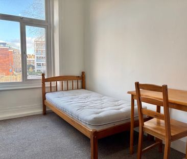 Room in a Shared Flat, Malvern Road, NW6 - Photo 2