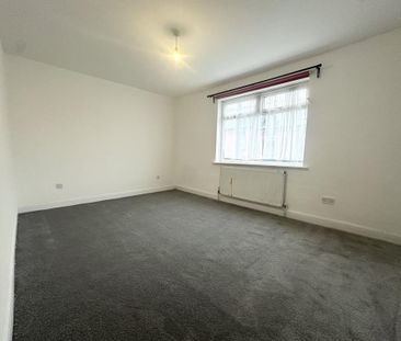 2 bedroom townhouse to rent - Photo 3