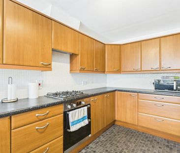 1 bedroom in a house share to rent - Photo 6