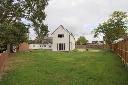 4 bedroom detached house to rent - Photo 4