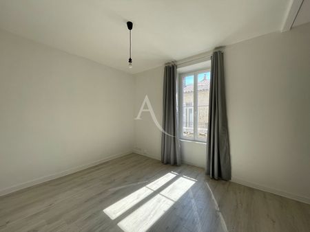 Location Appartement 1 pièce 22m² FONTENAY LE COMTE 85200 - Photo 3