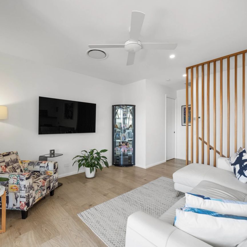 Modern Townhouse Moments from Buderim Village - Photo 1