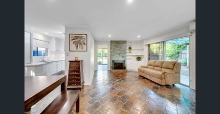 Lowset Home with Swimming Pool + Water Included - Photo 5