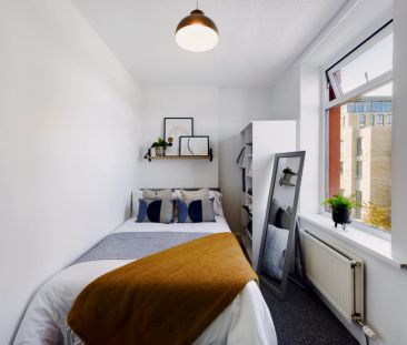 5 Bedroom House - Photo 4