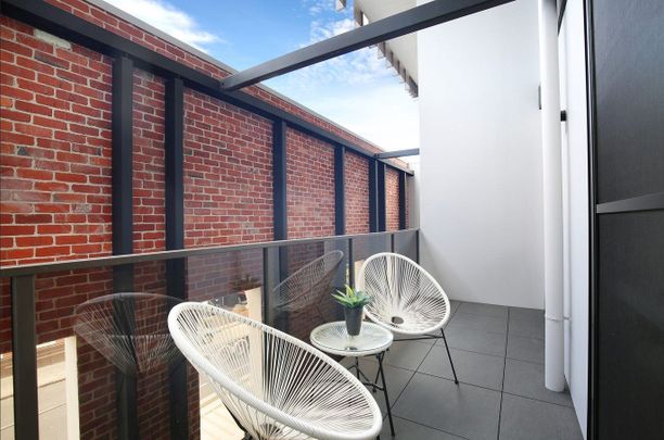 Ultimate Apartment in St Kilda Location - Photo 1