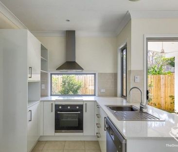 Spacious & Modern 2-Bedroom Unit with Large Alfresco Balcony â Pr... - Photo 1