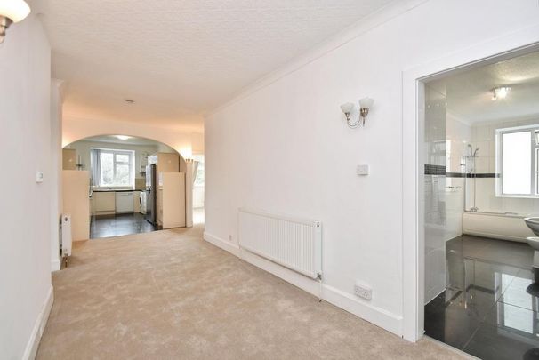 3 bedroom apartment to rent - Photo 1
