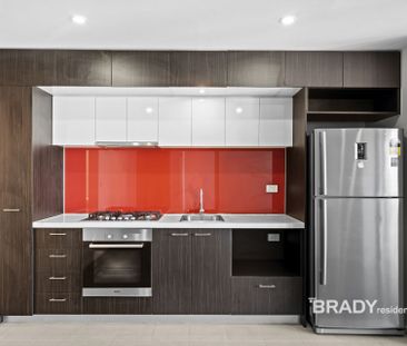 3208/5 Sutherland Street, Melbourne - Photo 2