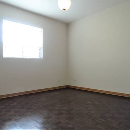 Well-maintained Second-floor 2 Bedroom Apartment for Rent - Photo 4