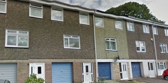 5 Bed - Lynwood Walk , Harborne - Photo 2