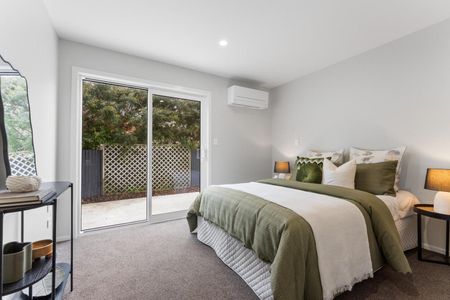 Brand new four bedroom Durie HIll home - Photo 5