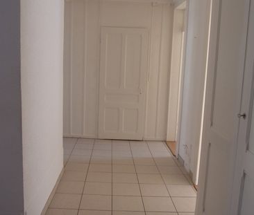 Rent a 3 rooms apartment in La Chaux-de-Fonds - Foto 3