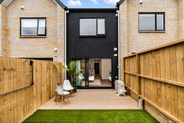 2 Bedrooms on Metcalfe Rd - Photo 1