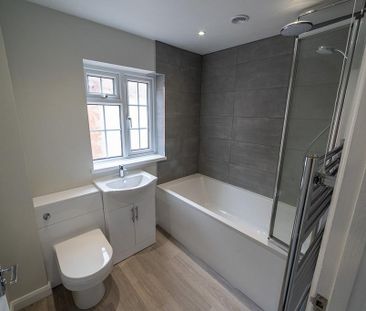 4 bedroom detached house to rent - Photo 4