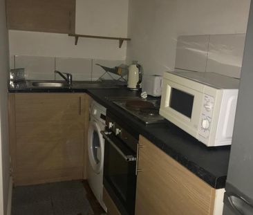 Studio Flat, Windmill Road, N18 - Photo 5