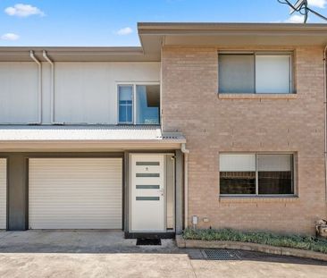 Modern design, spacious, and air-conditioned. - Photo 4