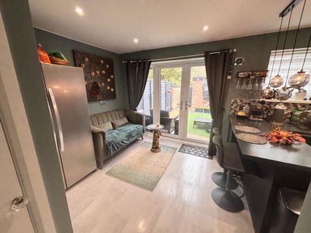 2 bedroom terraced house to rent - Photo 4