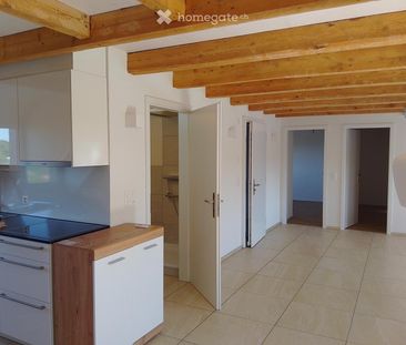 Schöne Dachwohnung in Uzwil mit Aussenparkplatz und Garten - Foto 3