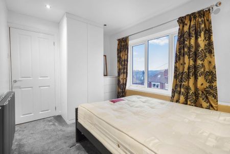 3 bedroom semi-detached house to rent - Photo 5