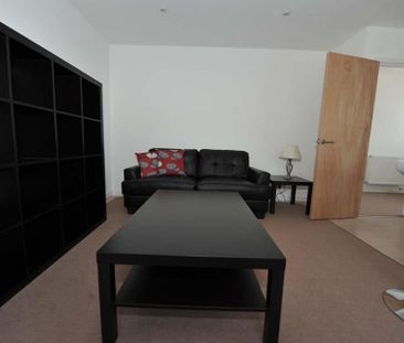3 bedroom flat to rent - Photo 3