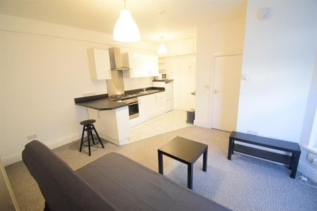 Studio to rent - Photo 2