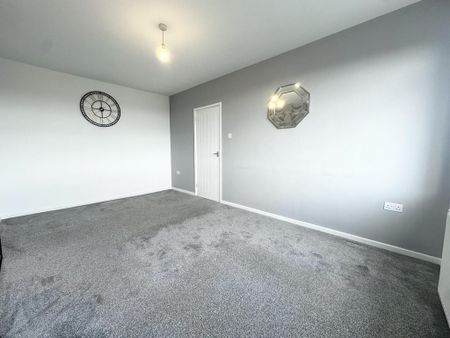 2 bedroom semi-detached bungalow to rent - Photo 3