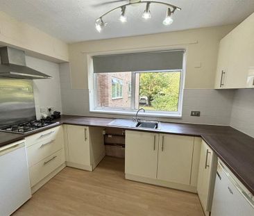 2 bedroom flat to rent - Photo 5