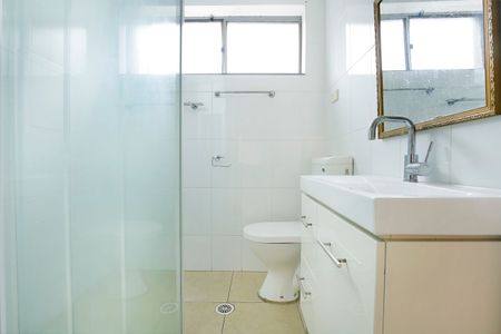 Light-filled and peaceful - Photo 5